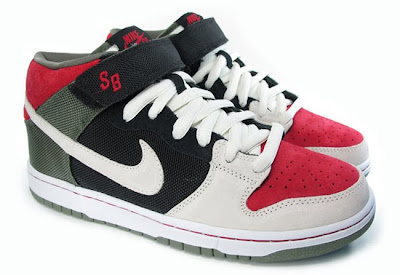 dunk sail mid sauce special varsity