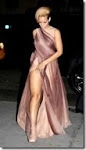 Rihanna tem uma <br>bela perna