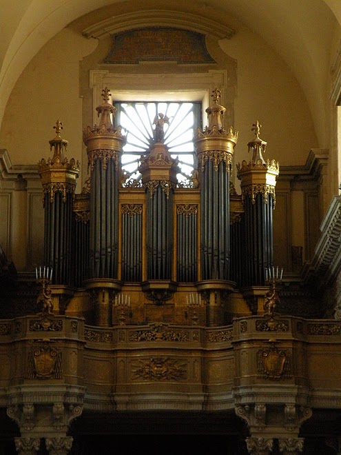 ITALY - Massive pipe organ within Catania, Sicily's Cathedral. / @JDumas