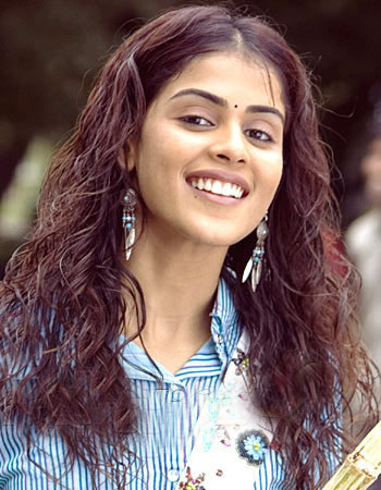 south indian and bollywood mallu actress ( genelia )Genelia D'Souza  hot sexy image gallery