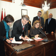 [100108030009protocolo_cheias.gif]