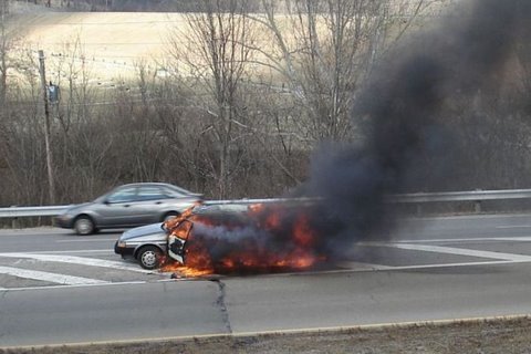 [burning+cars+flickzzz.com+007-726398.jpg]