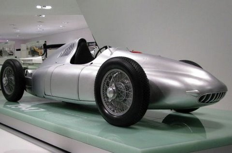 [Porsche+museum+flickzzz.com+2003-739214.jpg]