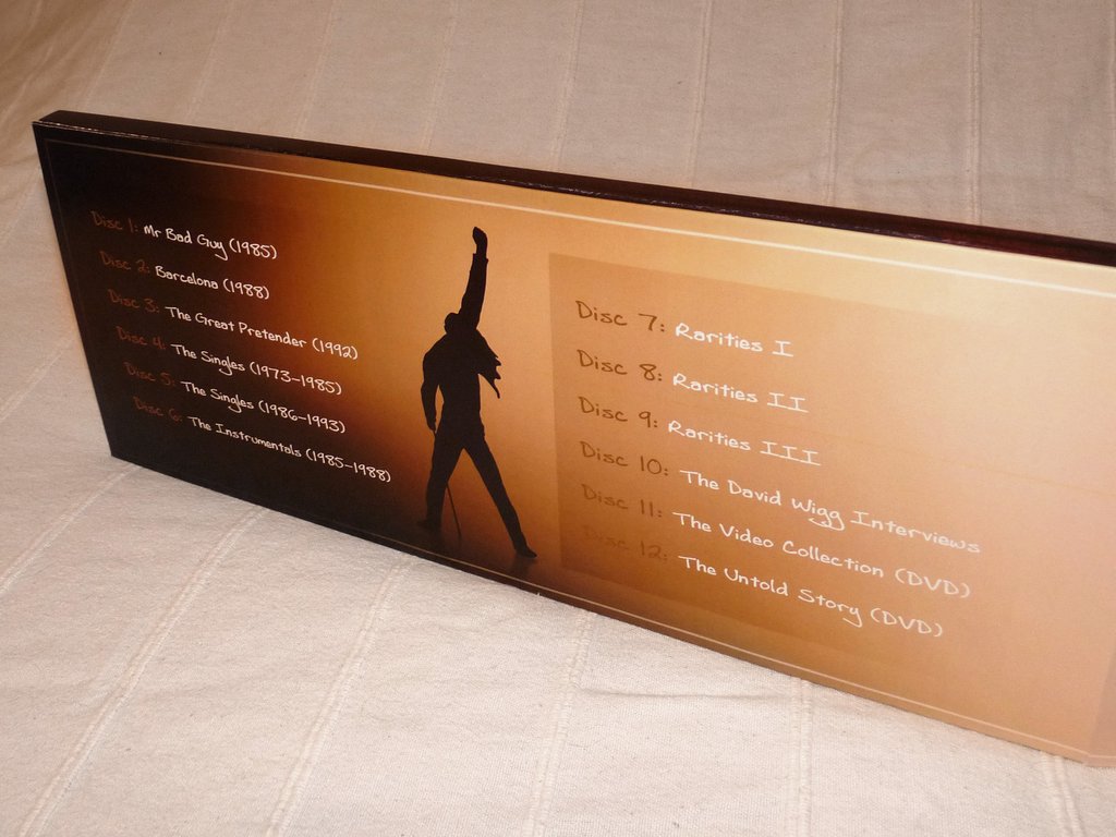 [freddie_mercury_collection_05.jpg]