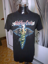 VINTAGE 1990 MOTLEY CRUE WORLD TOUR SHIRT (front)