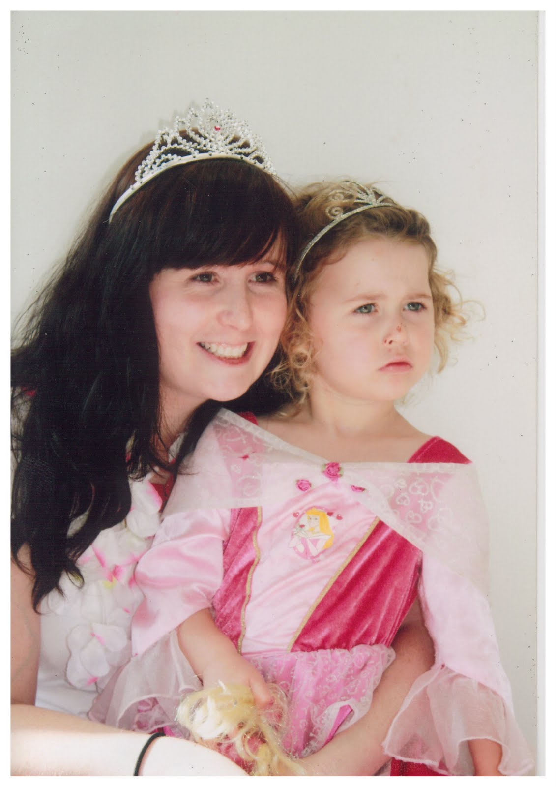 [claire+and+evangeline+princesses+2.jpg]