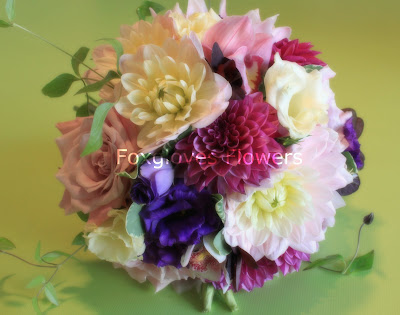 sarahs+bouquet+ p - Sarah and Luke - July 17th 2010