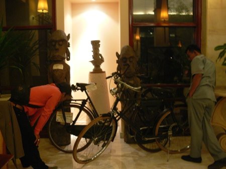 [Pameran+Lukisan+Novotel.JPG]