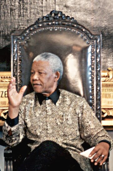 [nelson_mandela_1998.jpg]