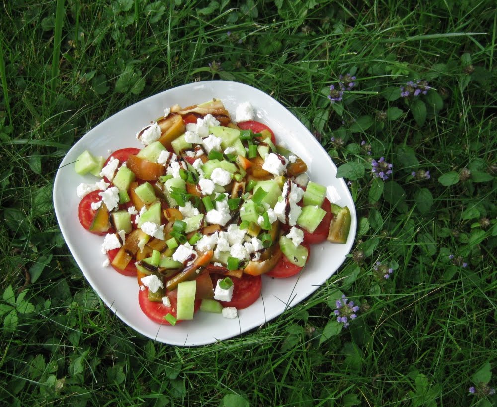 Barbaras Spielwiese: Gemüsiger Salat mit Feta