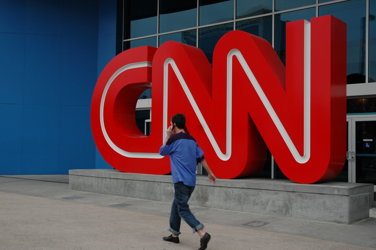 [cnn.JPG]