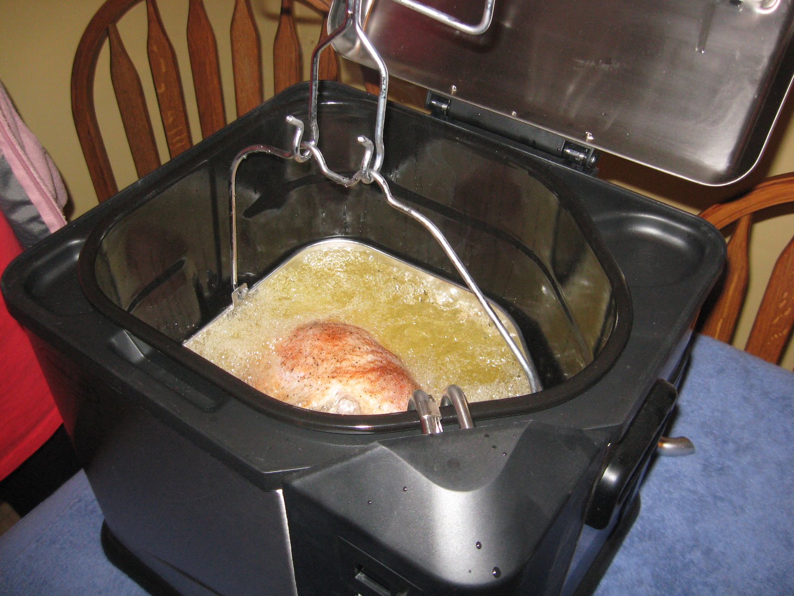 Easy and safe way to fry your turkey Using my masterbuilt (electric), electric turkey fryer