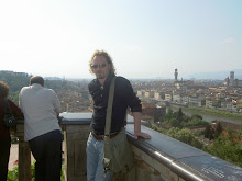 Verkkokurssin ohjaava opettaja on FM Antti Sirkiä