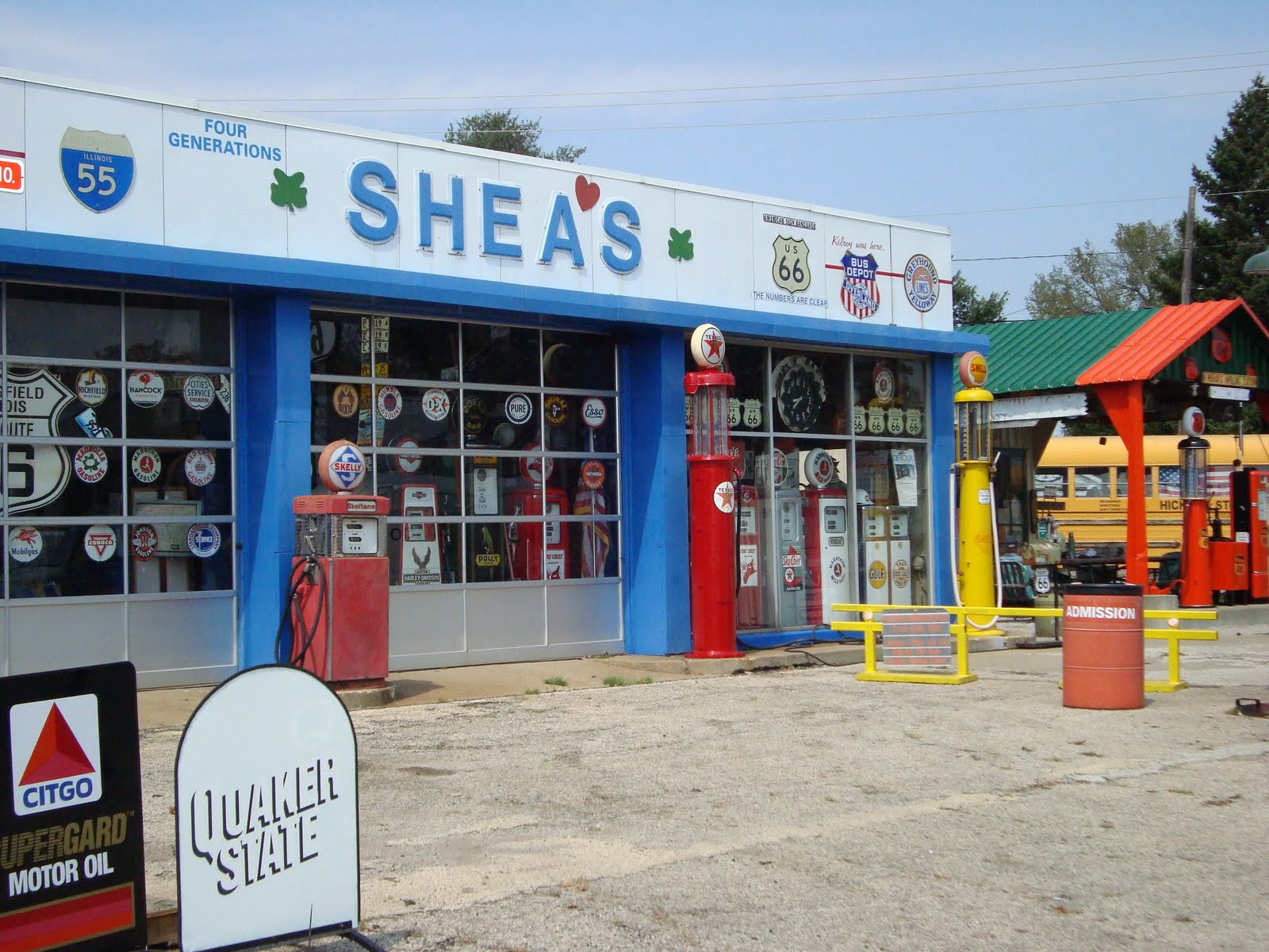 FULLFROKKULFIASCO! Shea's gas station museum