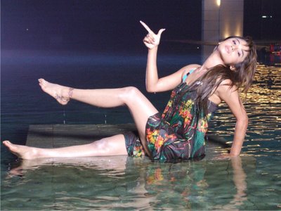 Asian girls: Dewi persik