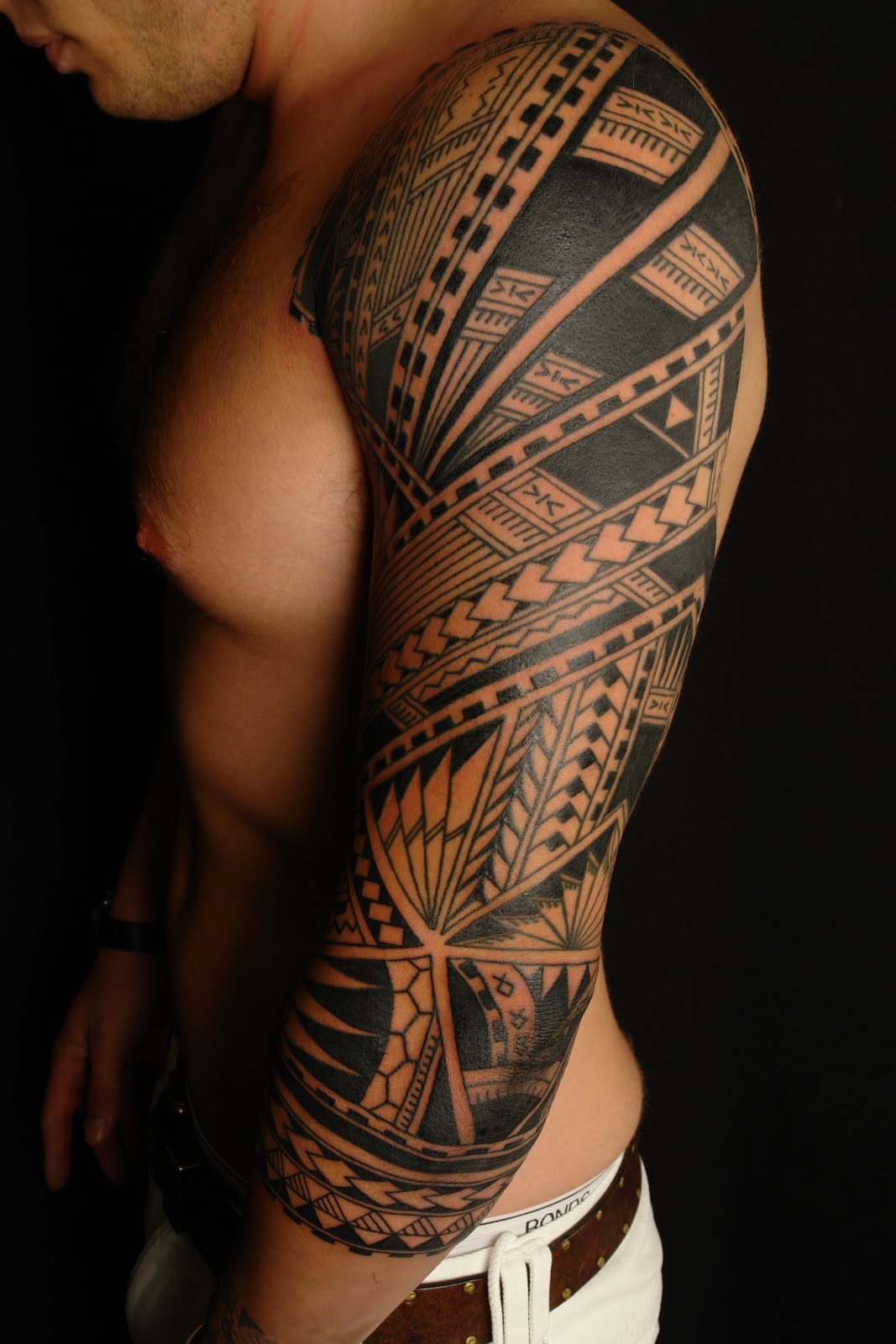 MAORI POLYNESIAN TATTOO: Samoan Polynesian Sleeve Tattoo