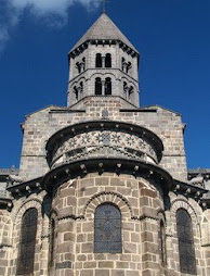 La iglesia románica de Saint Nectaire, Francia