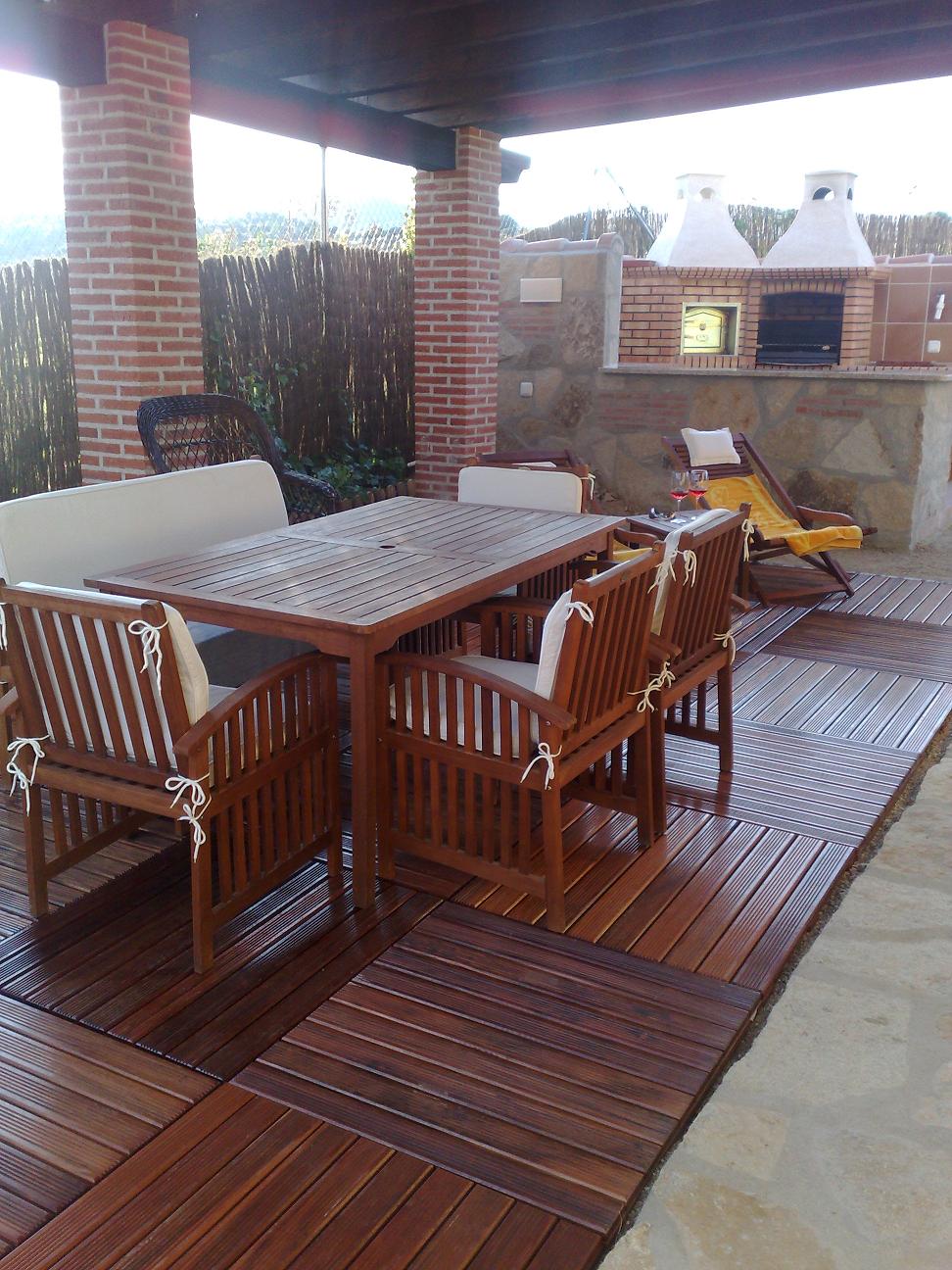 Pergola con barbacoa y horno