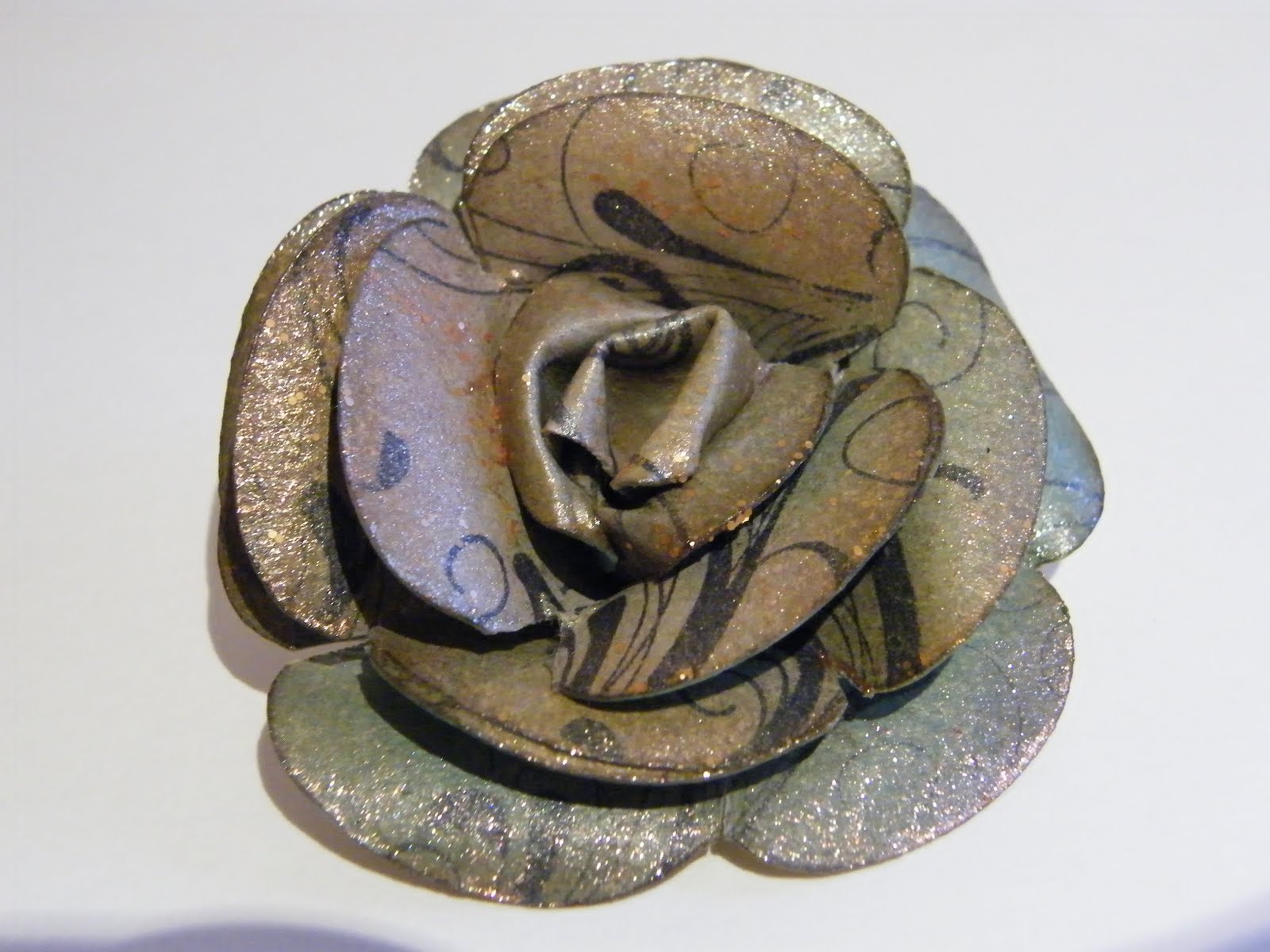 Humbly Cr8tiv: First Attempt!! Tim Holtz Paper Roses