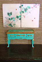 Side table with chinoiserie and Screen - decorated over silver leaf