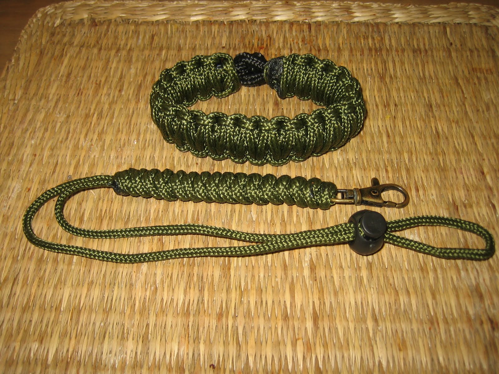 EVERYTHING PARACORD UK snake braid lanyard