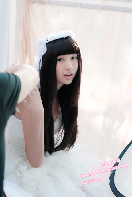 Asian Hot Celebrity Babe Lin Ke Tong Wishing You Happy 2010