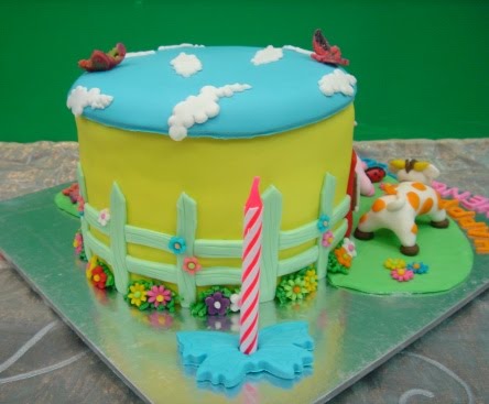 Yochana's Cake Delight! : Farmyard Cake