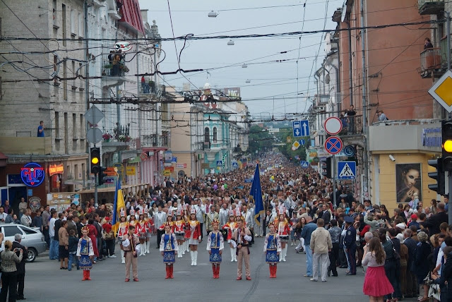 High School Graduation Ternopil Ukraine 2009 Parade