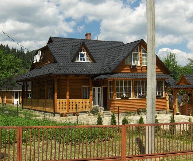 Typical+Wooden+House+Carpathian+Mountains+Western+Ukraine.jpg
