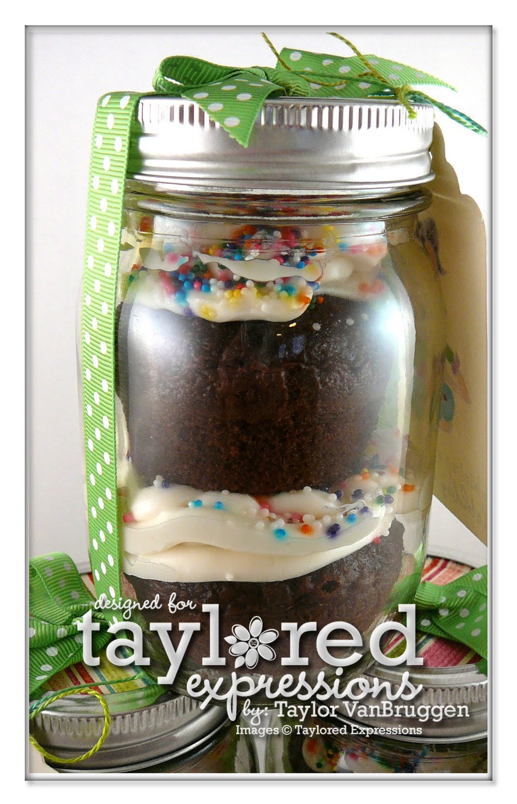 [Cupcakesinajar2.JPG]