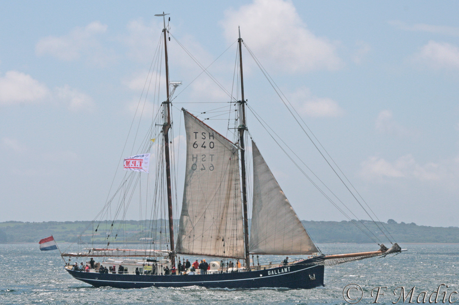 Voiliers à 2 mâts (voiles auriques ou carrées) DE GALLANT