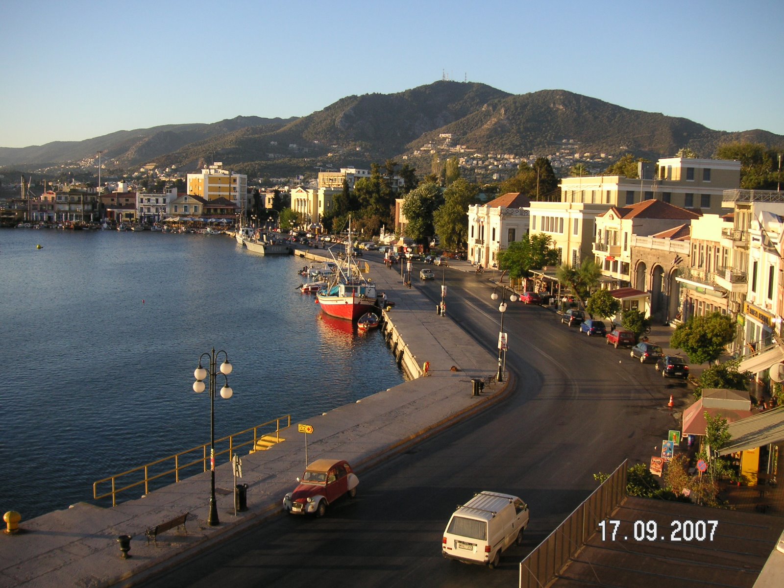 [PICT0987.JPG]