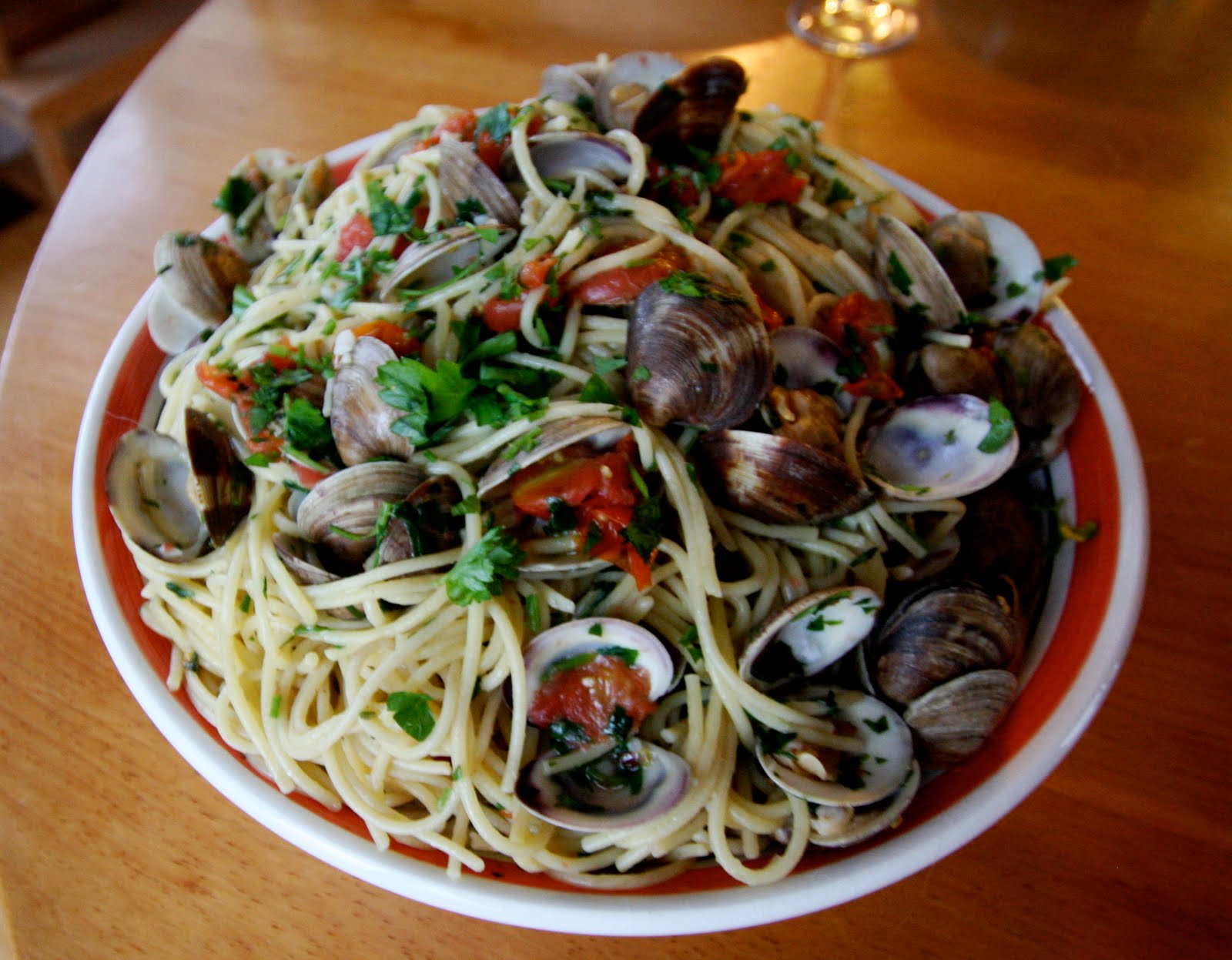 Dine Well: Spaghetti with Clams (Spaghetti alle Vongole)