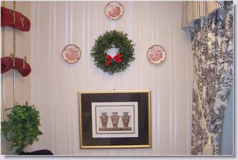[Christmas+hall+bath+wreath.jpg]