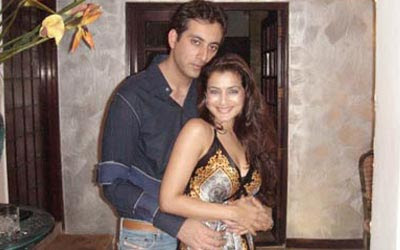Amisha with Boyfriend Kanav Puri Clicks ...