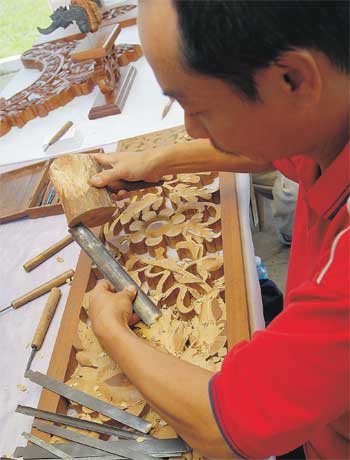 terenGGanu MYjourney: One of FINEST WOOD CARVING in Malaysia