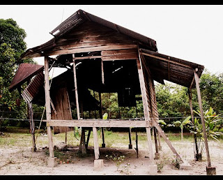 IBNU MUSLIM Syurga di bawah tapak kakinya