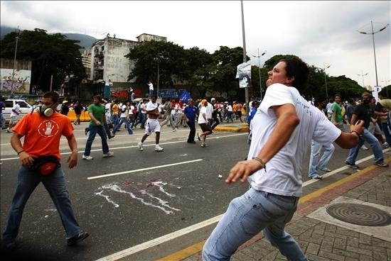 [5492_1189261206582_1079900655_577596_6398752_n.jpg]