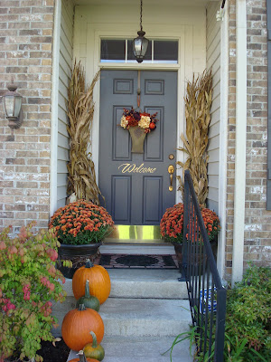 Fall decor for the outdoors! from Thrifty Decor Chick