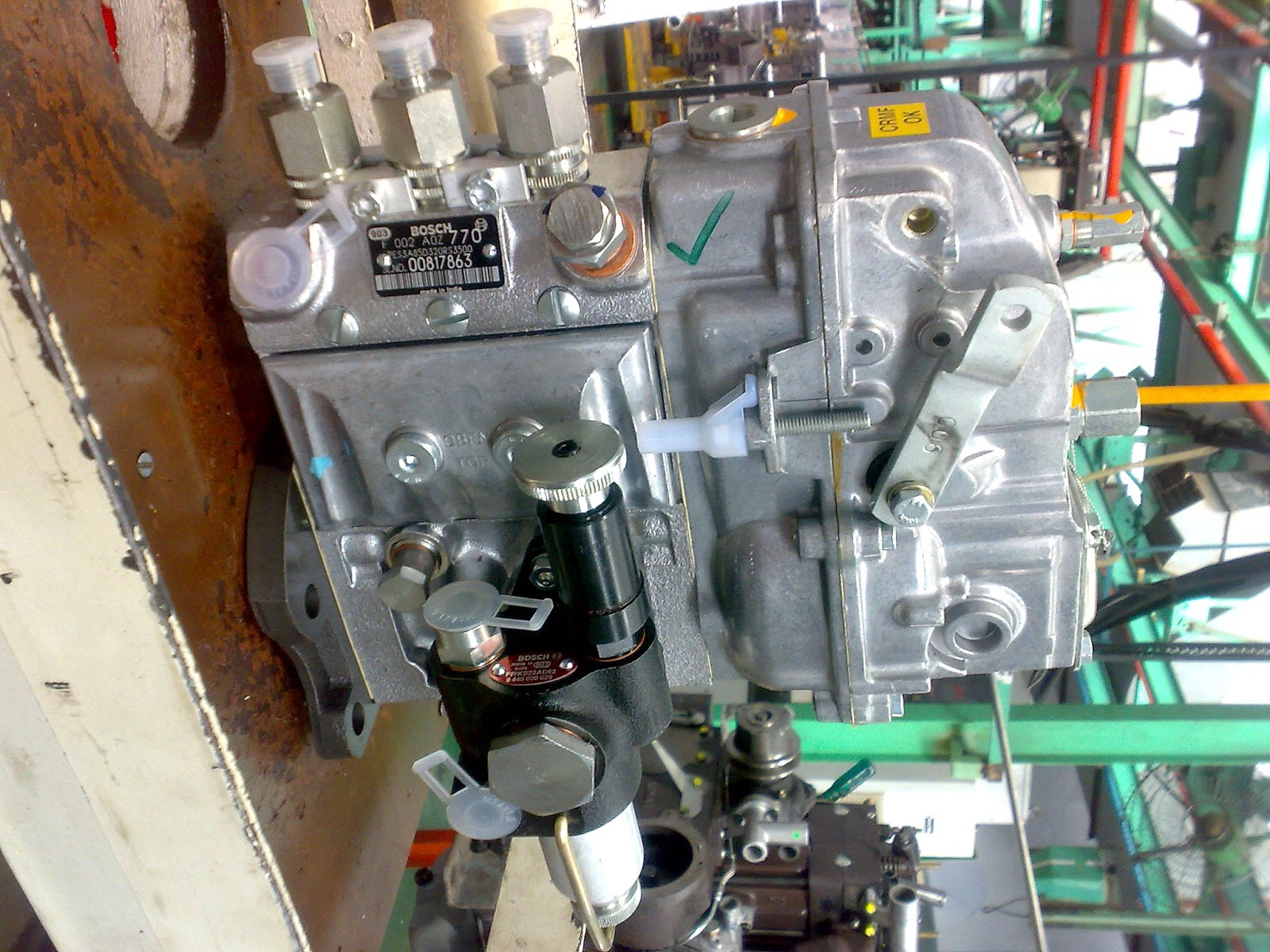Fuel injector pump