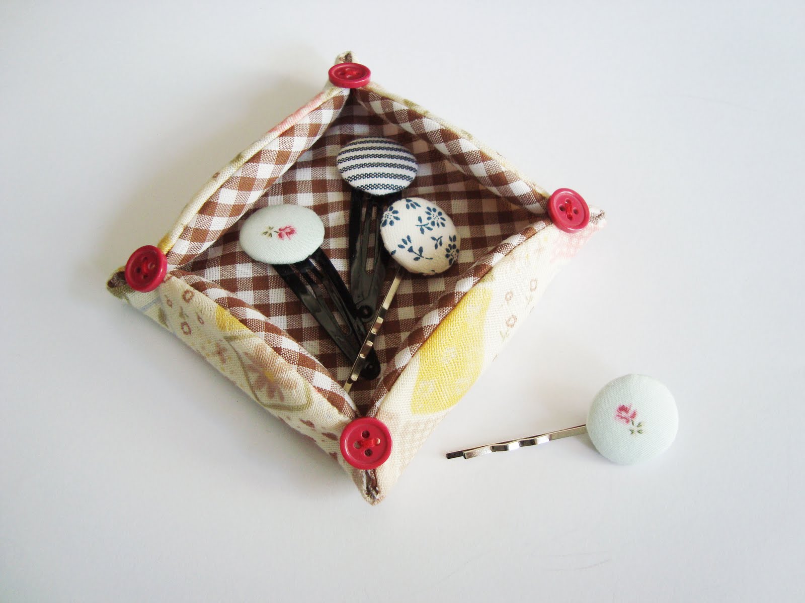 Keller Homemade: Fabric Containers!