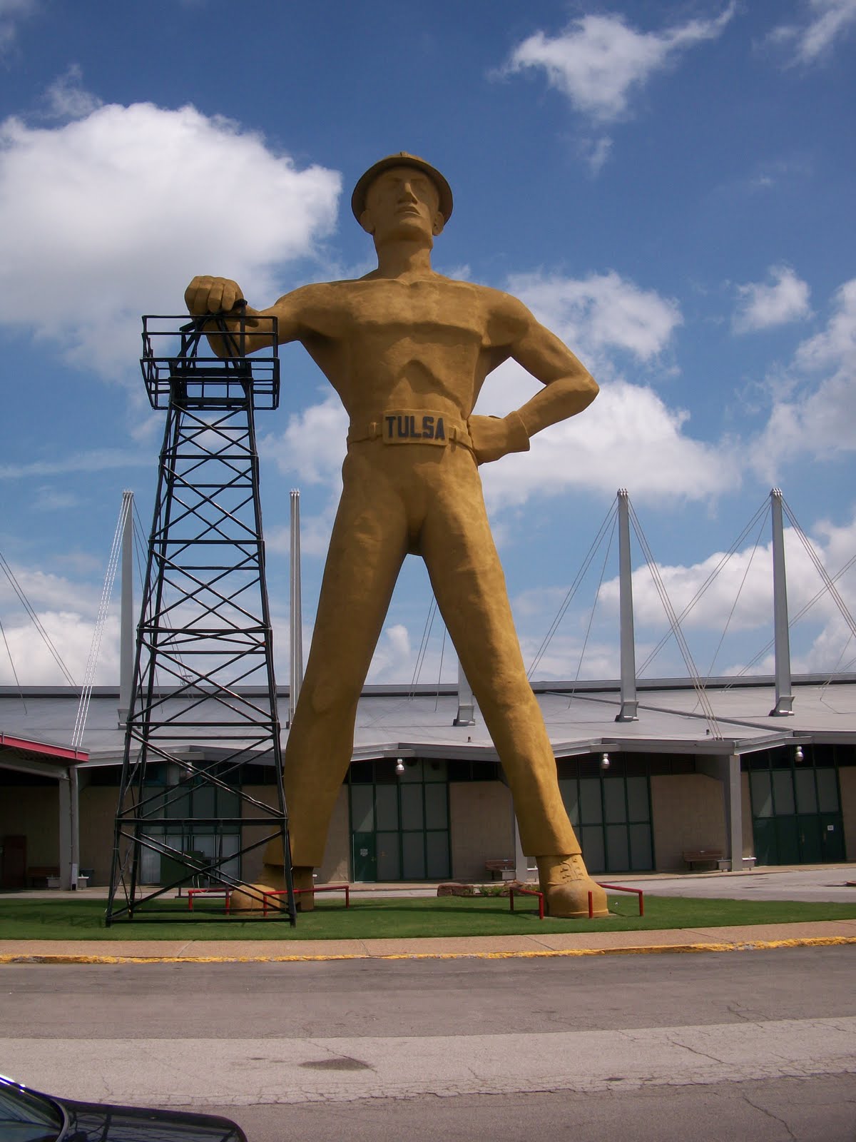 The Yellow Brick Road Trip The Golden Driller Tulsa, OK