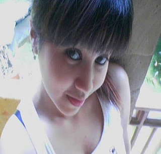 Nia Cabul: ABG Montok Pamer Payudara