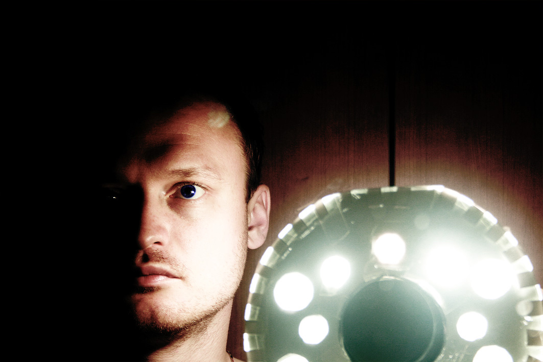 [ring_flash_3+copy.jpg]