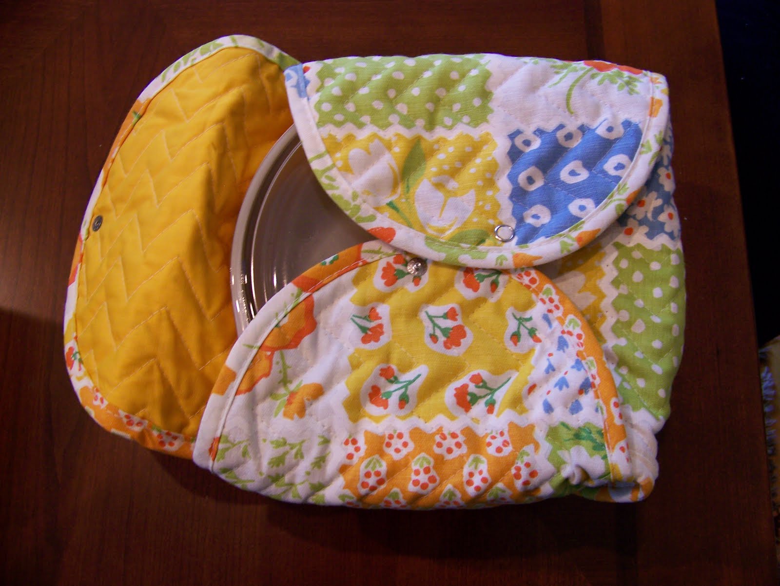 Retro Wednesday: pyrex and aprons