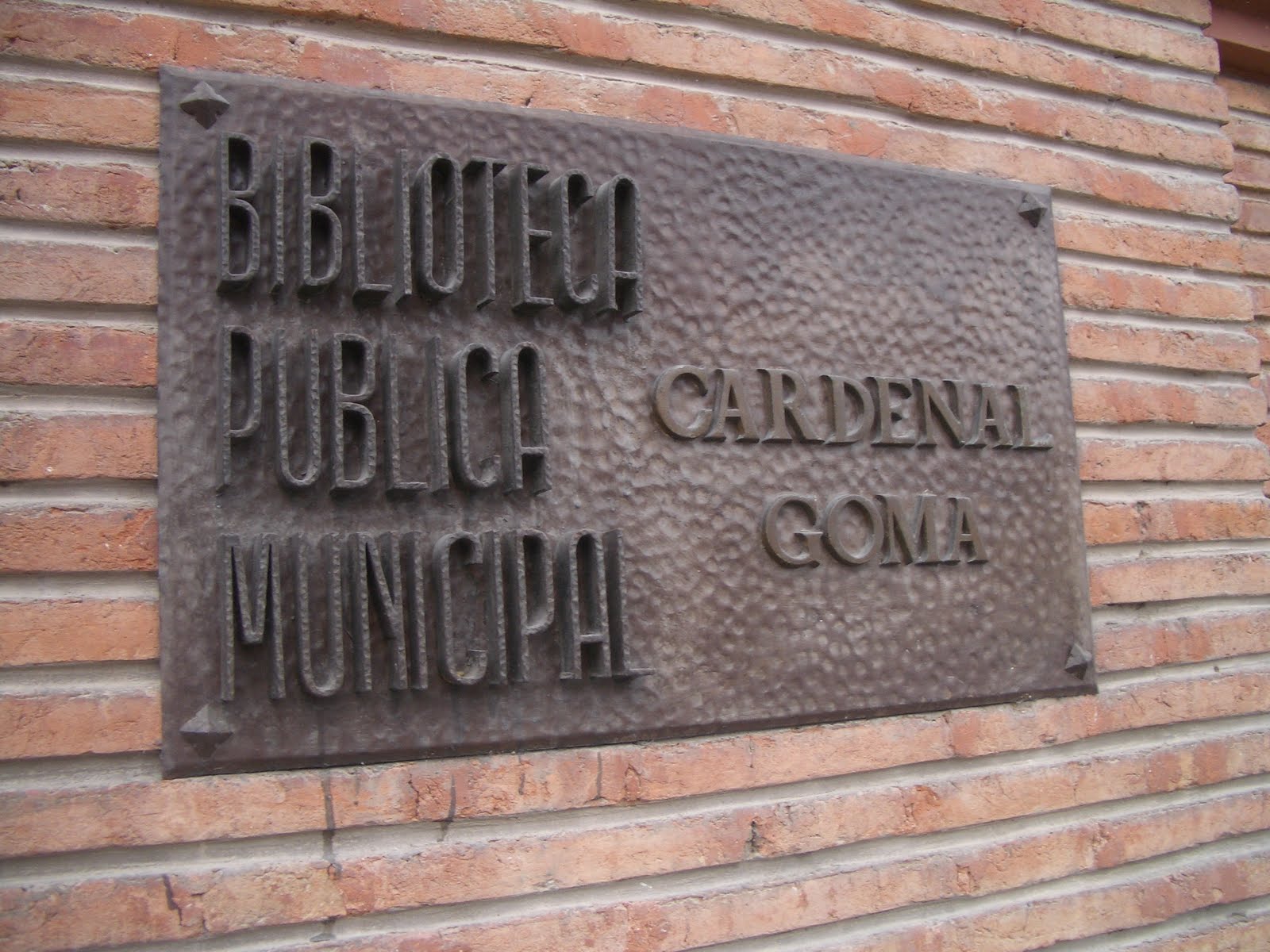 [Ilustre+Nombre+para+la+biblioteca.JPG]
