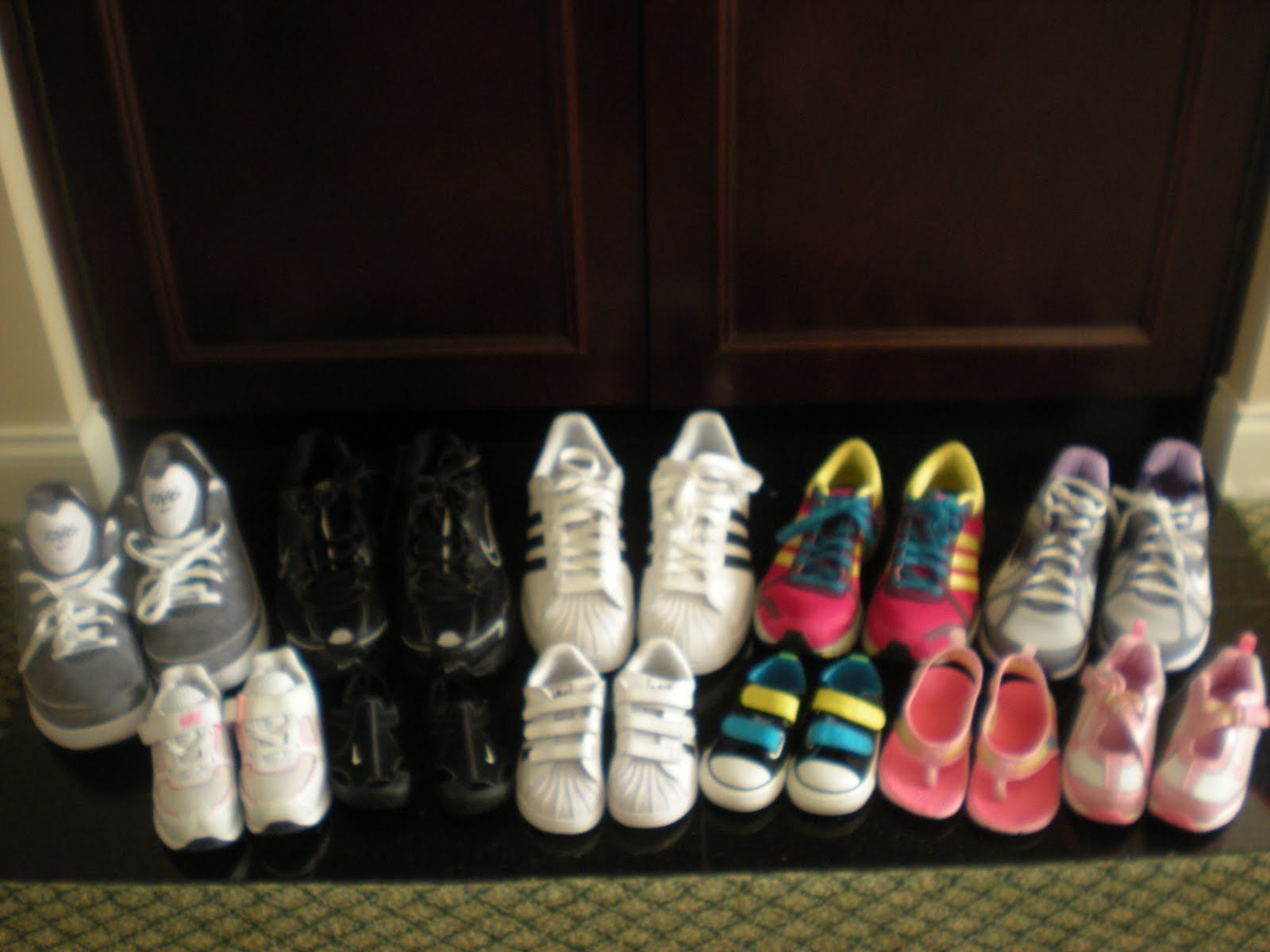 Ippssy Eggos Shoe shopping