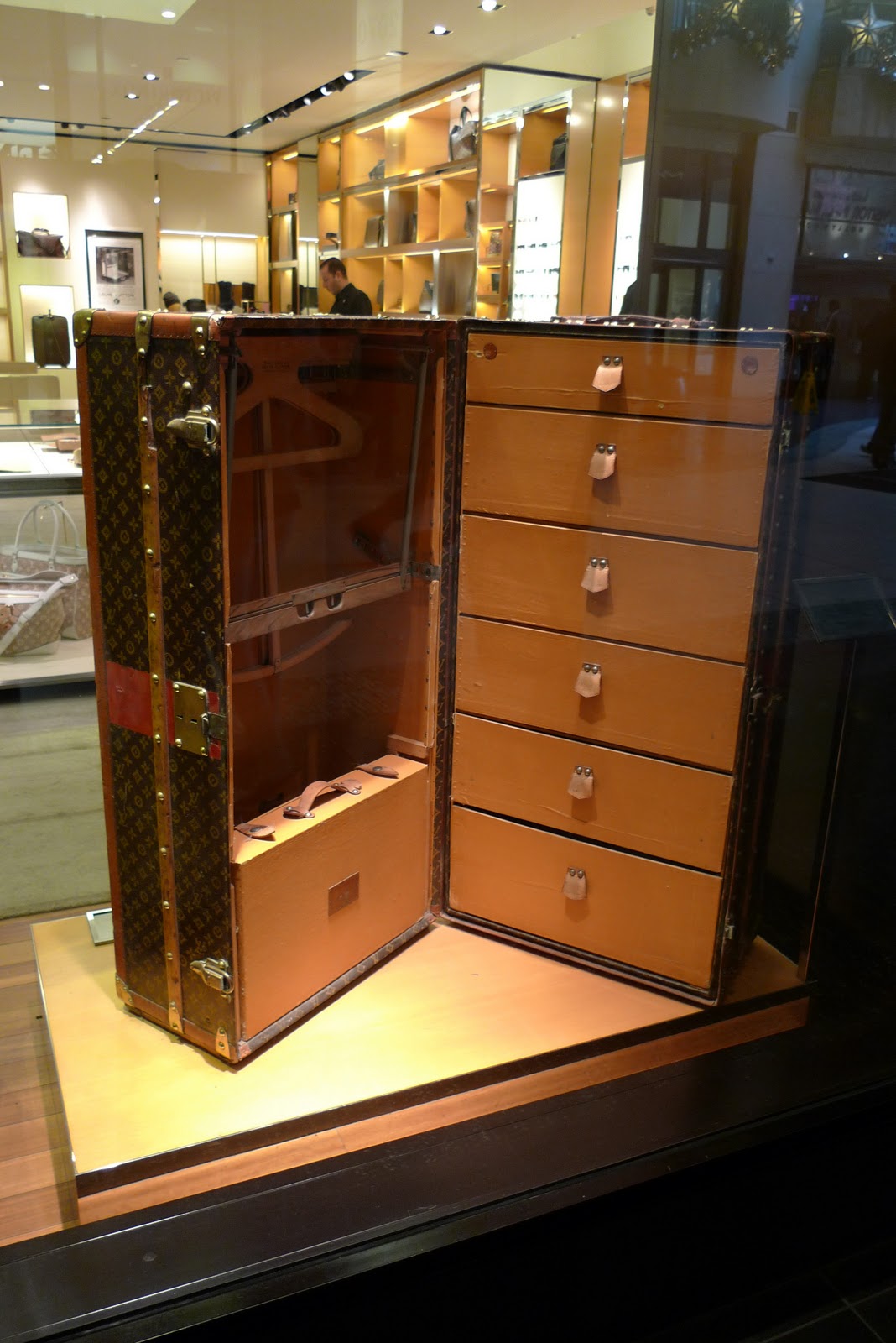 Luggage Salesman Joe Vs Volcano