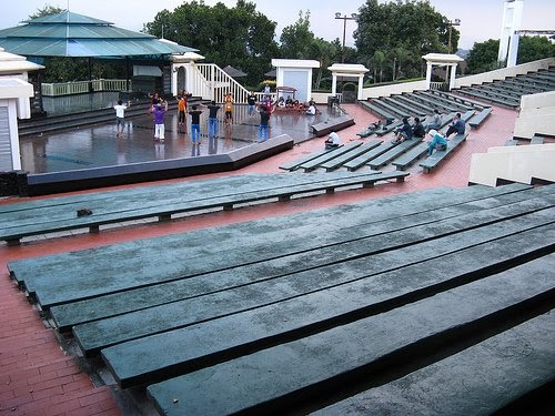Indonesian Tourism: DAGO TEA HOUSE (Bandung, West Java)