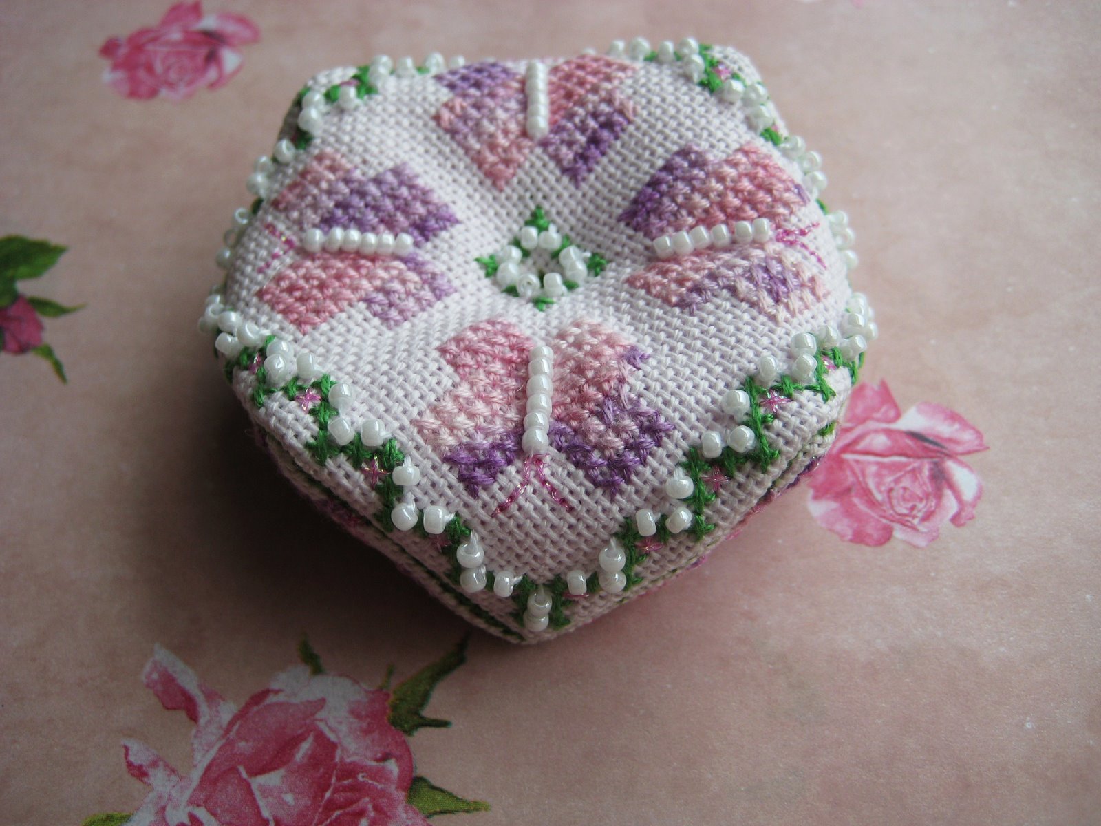 [Butterfly+biscornu+2.JPG]